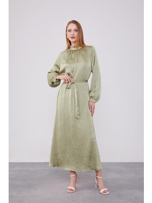 Çağla Yeşili Fırfır Detaylı Saten Elbise