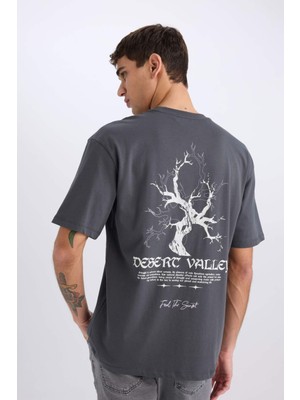 DeFacto %100 Pamuk Boxy Fit Bisiklet Yaka Sırt Baskılı Kısa Kollu Tişört D6948AX25SP