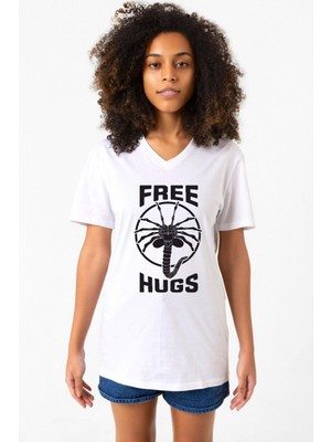 Free Facehugger Hugs Beyaz Kadın V Yaka Tshirt