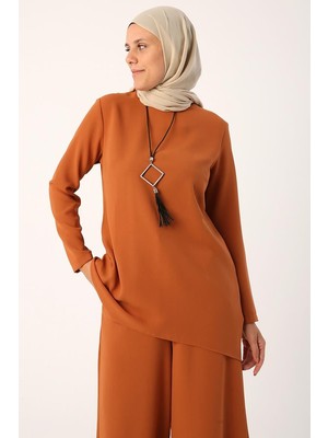 Taba-Kolyeli Bol Paça Pantolonlu Tunikli Takım