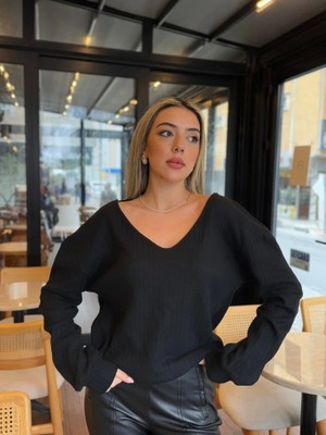 Veramall Kadın Uzun Kollu V Yakalı Pencere Sırt Dantel Detaylı Kalın Fitilli Kaşkorse Bluz