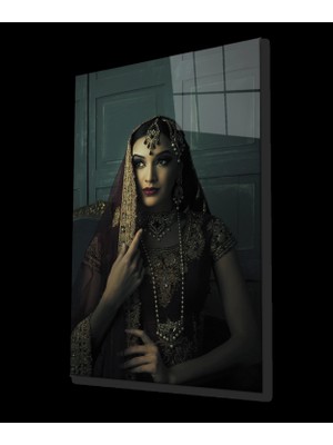 Marsilyan- Hint Makyajlı Kadın Portresi Cam Tablo