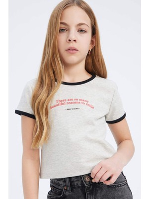 DeFacto Slim Fit Dar Kesim Bisiklet Yaka Baskılı Fitilli Kaşkorse Kısa Kollu Tişört Kız Çocuk E0483A825SP