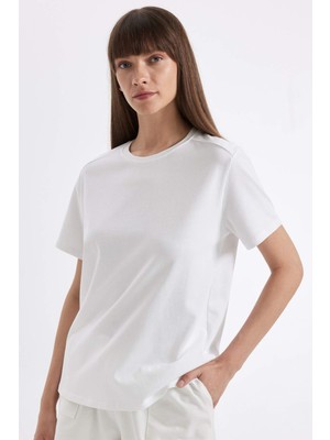 DeFacto Beyaz Regular Fit Bisiklet Yaka Casual Premium Basic Düz Kısa Kollu Tişört A9428AX24AU