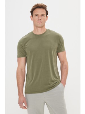 Slim Fit Dar Kesim Bisiklet Yaka Tişört