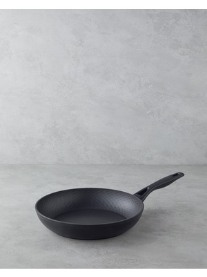 English Home Pro Grade Indüksiyon Tabanlı Tava 28 cm Siyah
