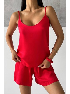 Düz Kırmızı Askılı ve Şortlu Floş Saten Pijama Takımı