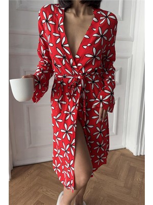 Coccolarsi L'Innocenza Della Margherita Kırmızı Viskon Kimono / Sabahlık