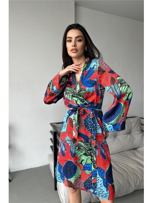 Coccolarsi Kırmızı Zemin Hayaller Desen Baskılı Belden Bağlama Saten Kimono / Sabahlık