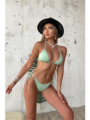 Üst ve Alt Kısmı Iki Yandan Bağlamalı Mint Üçgen Kesim Bikini