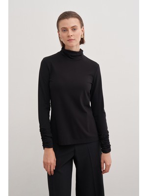 Büzgü Detaylı Bluz