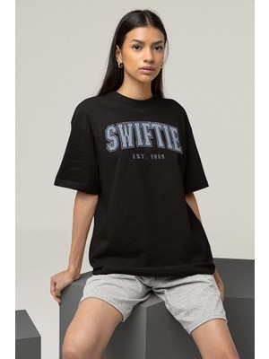 Sevbano Swiftie EST.1989 Yazılı Unisex Oversize Taylor Swift Tişört