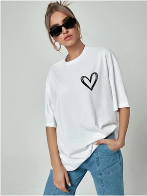Minimal Kalp Baskılı Siyah Oversize T-Shirt