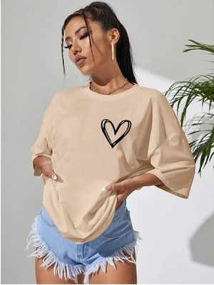Minimal Kalp Baskılı Siyah Oversize T-Shirt
