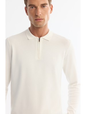 AVVA Erkek Ekru Fermuarlı Polo Yaka Rayon Tüylenmeyen Regular Fit Triko Kazak A42Y5009