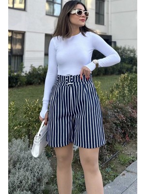 Kadın Laci Kemerli, Yüksek Bel, Pliseli, Rahat Kesim, Gabardin Şort