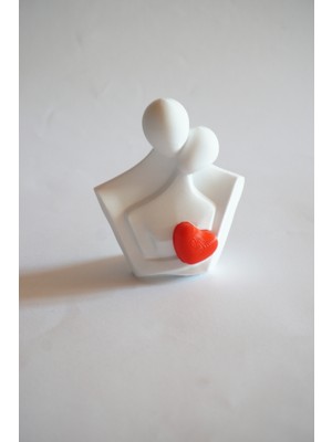 Sarılan Çift Dekoratif Obje ve Biblo Sevgililer Günü Altın Rengi Kalpli 10 cm