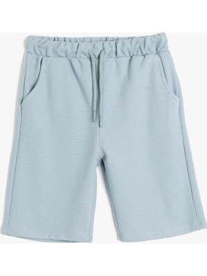 Koton Erkek Çocuk Basic Beli Bağcıklı Cepli Şort Desensiz Rahat Kesim Yazlık Kullanım İçin