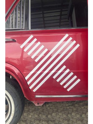 Arka Kapı Oto Sticker x Şeklinde Beyaz 50 cm Sanatsal Yenilikçi Araç Etiketi