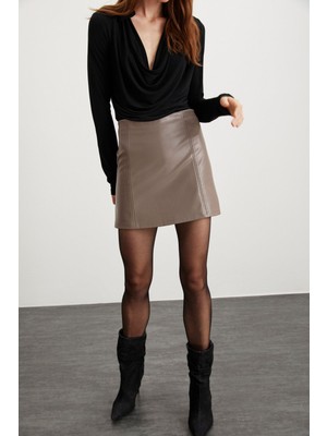 Elsıe Kadın Slim Fit Dar Kalıp Deri Görünümlü Fermuarlı Mini Vizon Etek