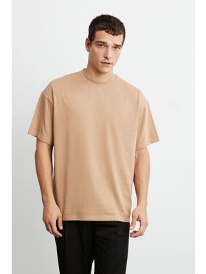 Grimelange Jett Erkek Oversize Fit %100 Organik Pamuk Kalın Dokulu Bisiklet Yakalı Kahverengi T-shirt