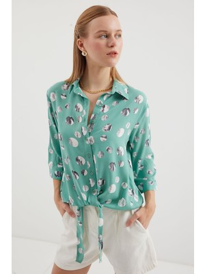 20243 Önü Bağlamalı Desenli Gömlek - Çağla