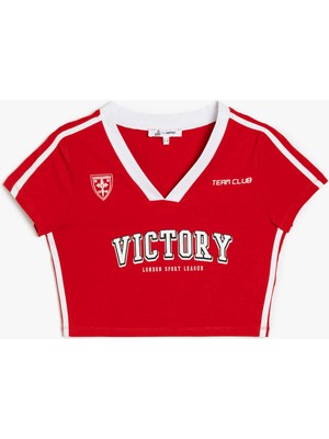 Koton Çizgili V Yaka Kolej Baskılı Kısa Kollu Crop Tişört