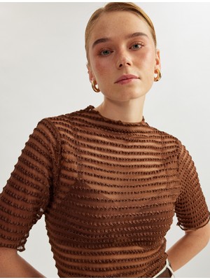 Koton Yarı Transparan Kısa Kollu Bisiklet Yaka Dokulu Tül Tişört