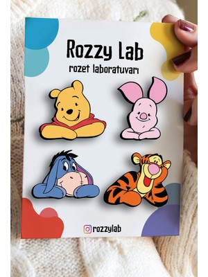 Rozzy Lab Winnie The Pooh 4lü Rozet Set - Piglet Tigger Too Tiger - Eeyore Eşek - Pinler - Yaka Çanta Aksesuar