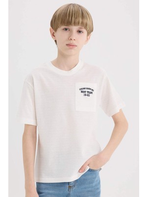 DeFacto Bisiklet Yaka Nakışlı Cep Baskılı Kısa Kollu Tişört Erkek Çocuk D9286A825SM