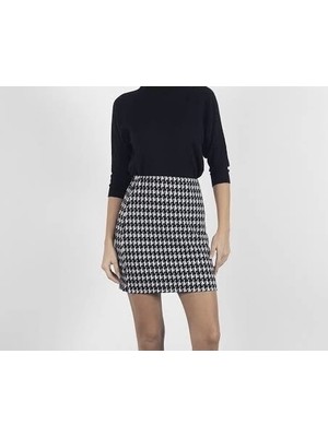 Kazax kazaayağı likralı mini etek siyahbeyaz