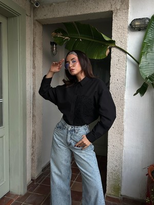 Kadın Siyah Geniş Kesim Dantel ve Inci Detaylı Tasarım Poplin Gömlek 29023