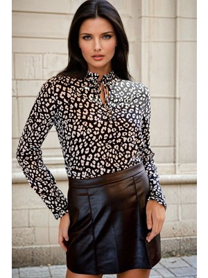 Siyah Desenli, Bağlamalı Yaka Detaylı, Şık Bluz