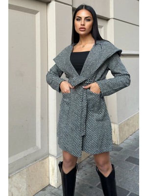 Siyah Balıksırtı Desenli, Kruvaze Yaka, Kapüşonlu, Kemerli Uzun Kaşe Kaban (Astarsız)