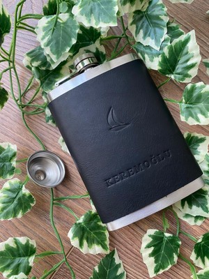 Alesta Leather Atelier (Isim Yazıyoruz) Atelier El Dikişi Hakiki Deri Kaplamalı Çelik Viski Kanyak Içki Matarası ve Huni - 8oz 236ML