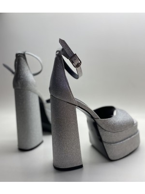 Hayy Shoes Gümüş Kum Simli Bilekten Bağlamalı Çift Platform Topuklu Sandalet