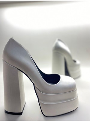 Hayy Shoes Beyaz Saten Kapalı Burun Çift Platform Topuklu Sandalet