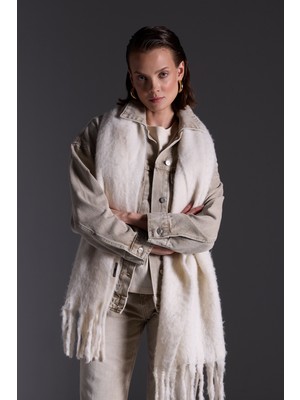 Açelya Okcu Premium Kadın Oversize Jean Ceket Bej Renkli Yıkama Özelliği ile Şık Tasarım