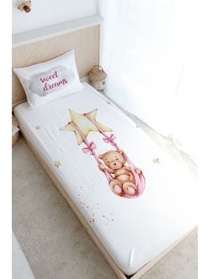Tuğba Kuğu Tek Kişilik Lastikli Çarşaf Seti - Iconic Serisi - Yıldızda Sallanan Boz Ayı Pembe