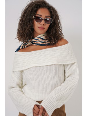 15908 Kadın Açık Omuz Oversize Triko Kazak - Beyaz