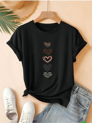 Medinenur Çoklu Kalp Baskılı Basic T-Shirt