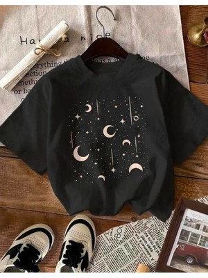 Medinenur Çoklu Ay Desen Baskılı Basic T-Shirt