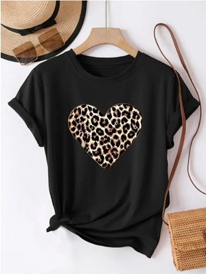 Medinenur Leopar Kalp Baskılı Basic T-Shirt