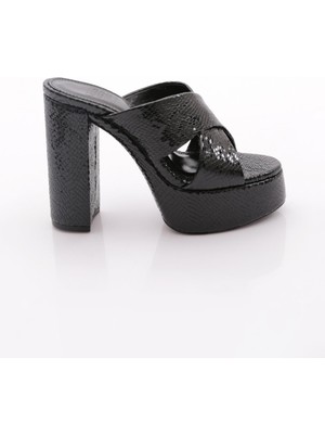 Dgn 26 Kadin Kalin Taban Çapraz Şerit Terlik