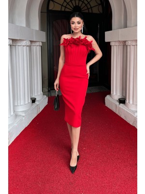 Giyimmasalı Atlas Kumaş Balenli Gül Detaylı Kalem Elbise - Kırmızı