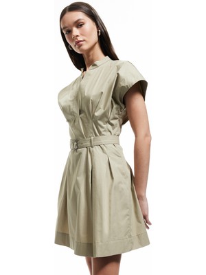 Koton Mini Hakim Yaka Düğmeli Kolsuz Gömlek Elbise