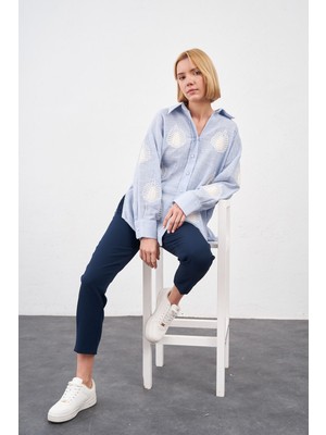 Süzene Nakışlı Keten Gömlek-Mavi