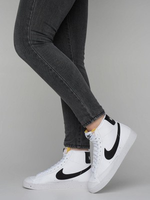 Nike Blazer Mid '77 Next Nature  Kadın Beyaz Deri Spor Ayakkabı DO1344-101