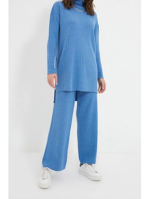 Ersefa Moda Yüksek Bel Yarım Balıkçı Yaka Düşük Kol Yarım Balıkçı Yaka Fitilli Kazak-Pantolon Triko Takım