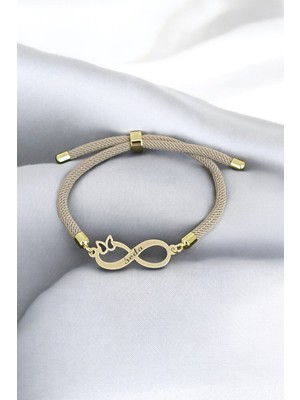 14 Ayar Plakalı Altın Özel Sonsuzluk ve Kelebek Figürlü, Krem Renkli Örgü Det Ayıyla İsimli Bileklik, Anlam Dolu Tasarımıyla Gençlere ve Ergenlere Özel Bir Hediye!
